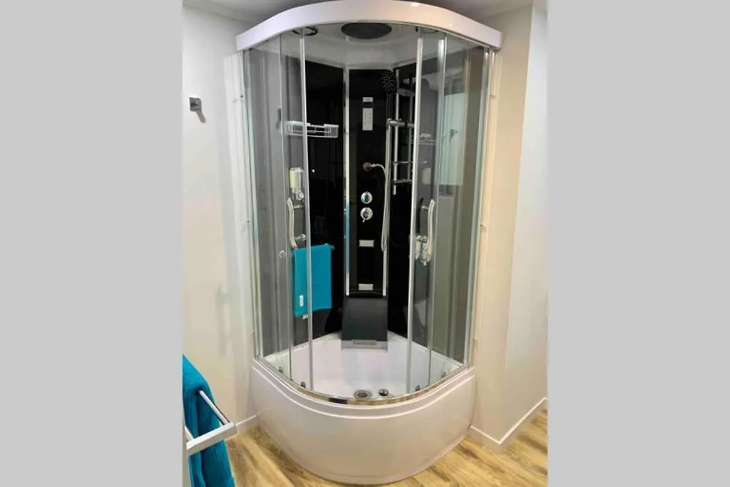 קנברה Tiny House In Belconnen 1Br Self Contained Complete Home Filtration As Seen On The Block Phillip Island Wine