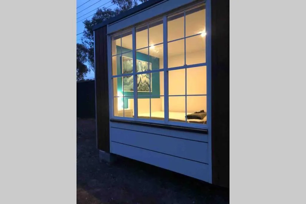 קנברה Tiny House In Belconnen 1Br Self Contained Complete Home Filtration As Seen On The Block Phillip Island Wine 0*,
