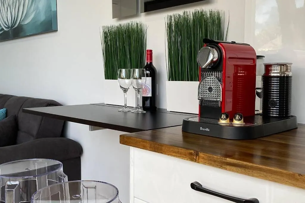 קנברה Tiny House In Belconnen 1Br Self Contained Complete Home Filtration As Seen On The Block Phillip Island Wine 0*,
