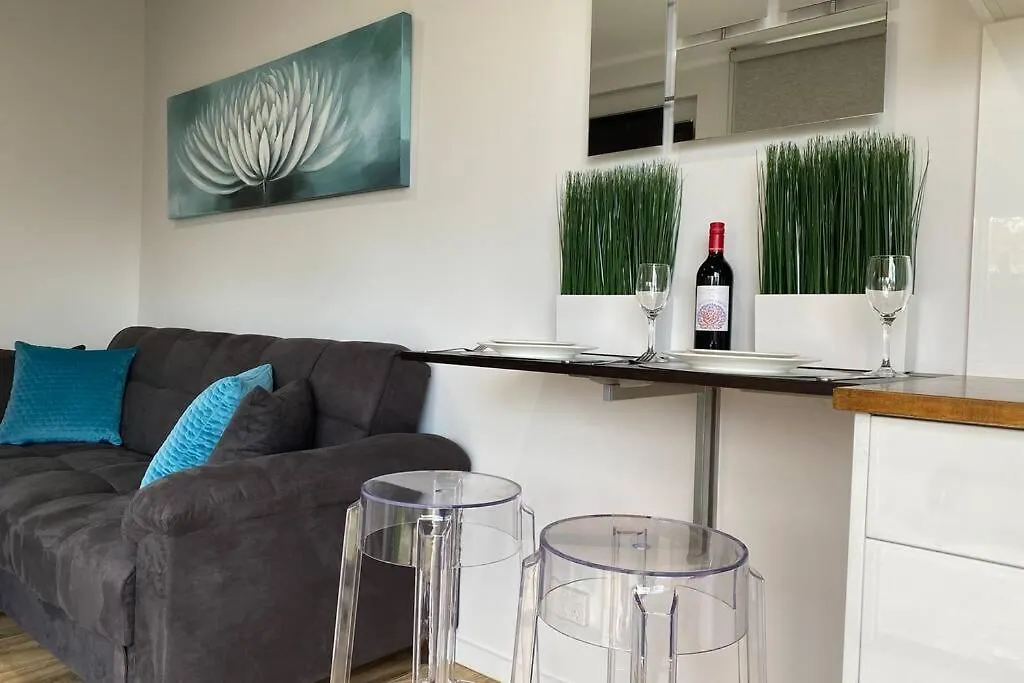 בית נופש קנברה Tiny House In Belconnen 1Br Self Contained Complete Home Filtration As Seen On The Block Phillip Island Wine אוסטרליה