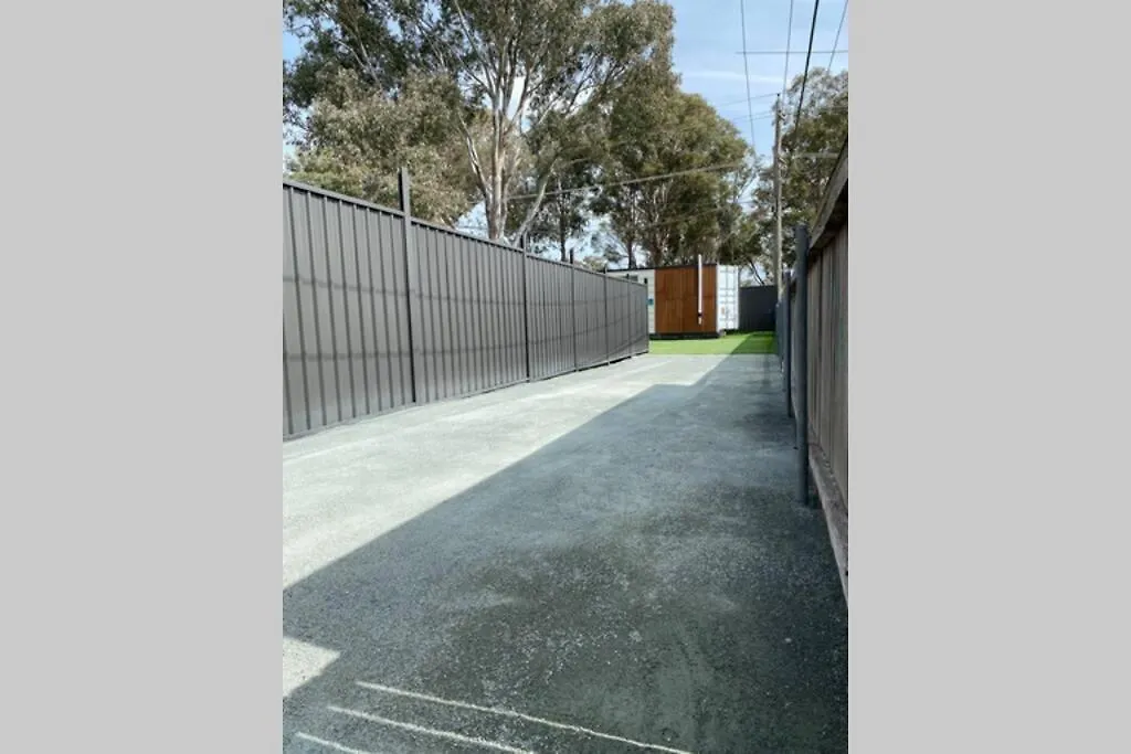 קנברה Tiny House In Belconnen 1Br Self Contained Complete Home Filtration As Seen On The Block Phillip Island Wine