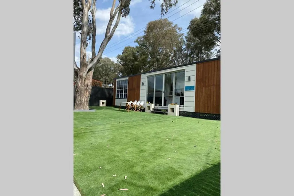 בית נופש קנברה Tiny House In Belconnen 1Br Self Contained Complete Home Filtration As Seen On The Block Phillip Island Wine אוסטרליה