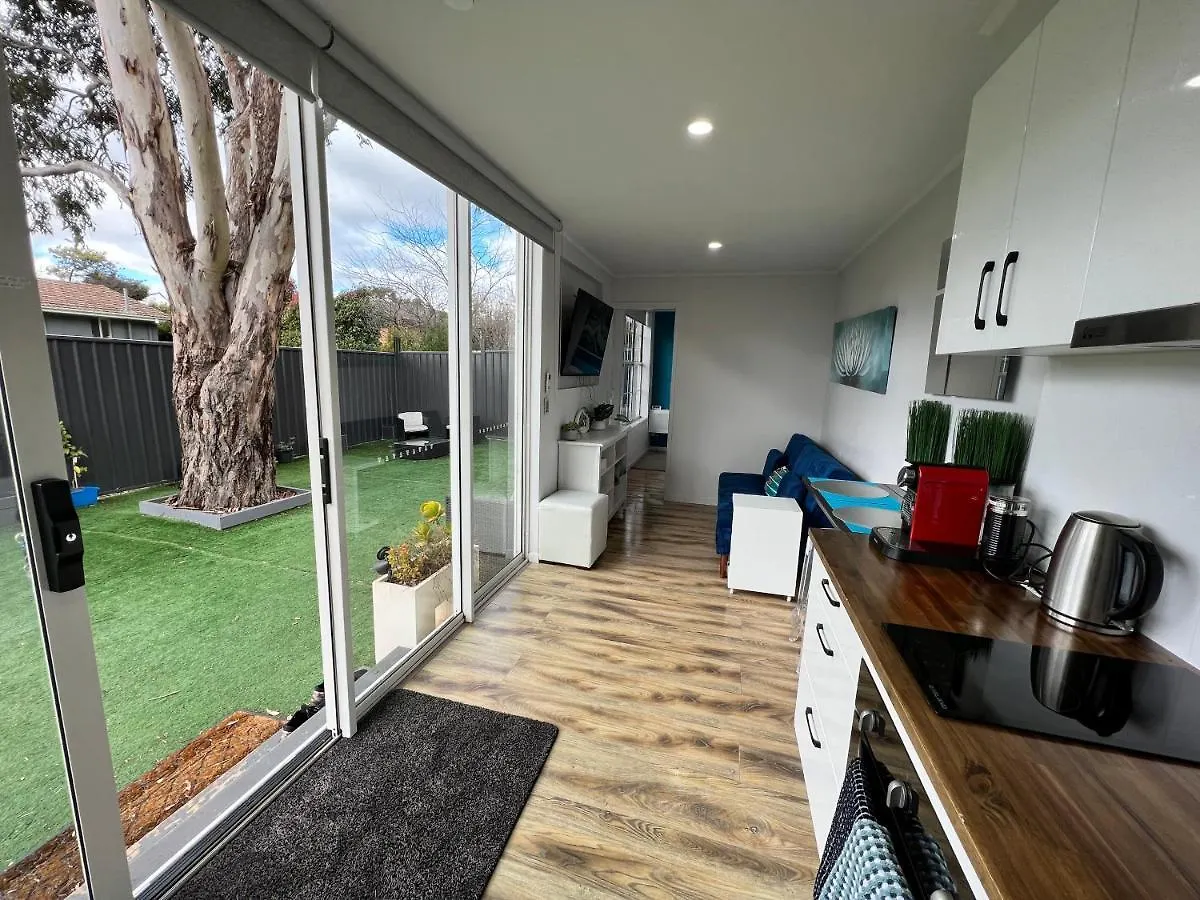Prázdninový dům Tiny House In Belconnen 1Br Self Contained Complete Home Filtration As Seen On The Block Phillip Island Wine Canberra