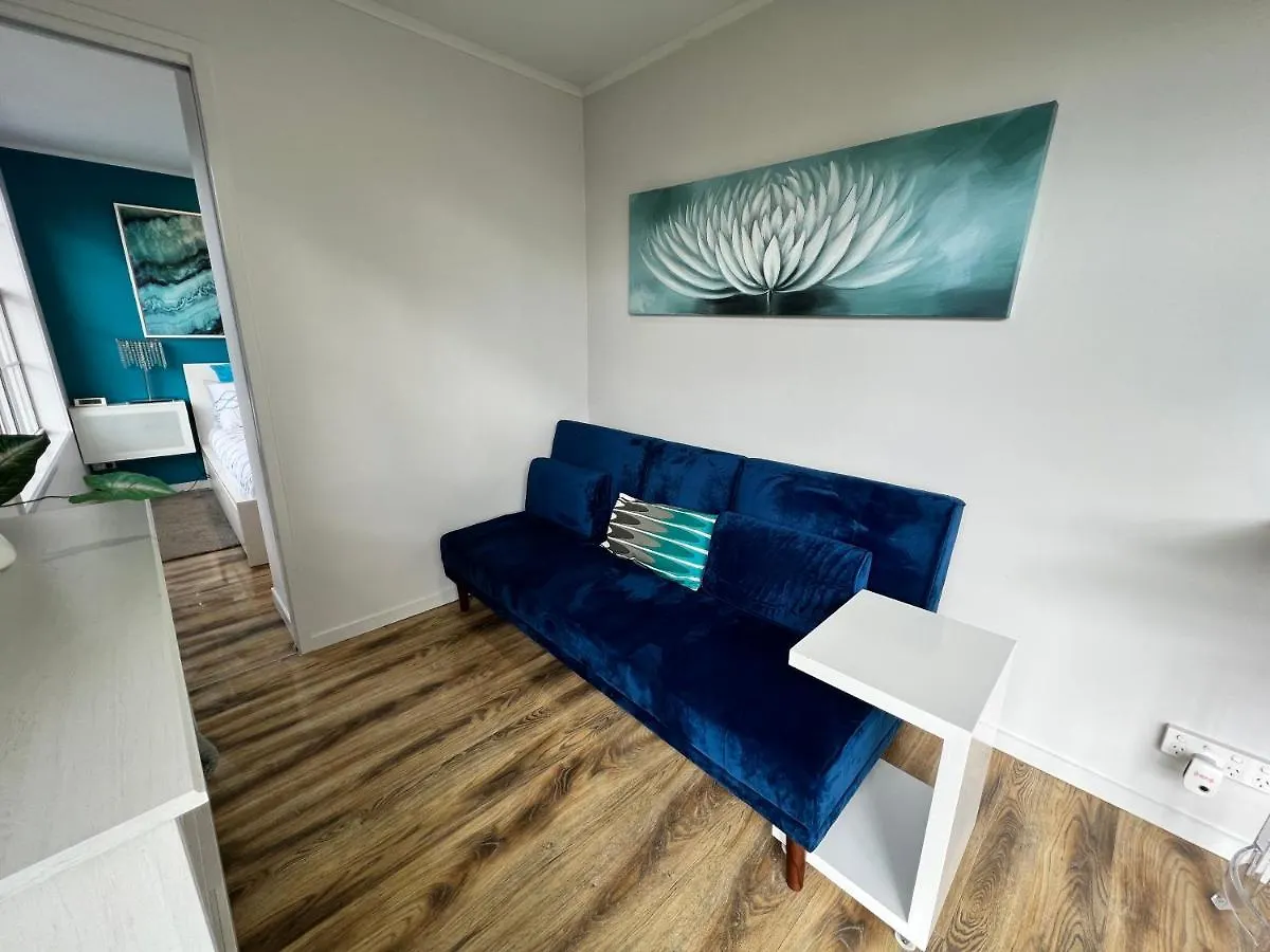 Tiny House In Belconnen 1Br Self Contained Complete Home Filtration As Seen On The Block Phillip Island Wine Canberra 0*,  Austrálie